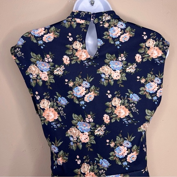 Medium Forever 21 Blue Floral Dress Cap Sleeve Stretch Mock Neck Retro Style - Picture 9 of 13